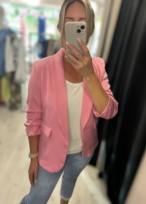 pinkblazer Thumb