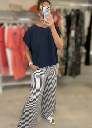 navystripetrouser Thumb