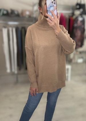 camelrollneck Thumb