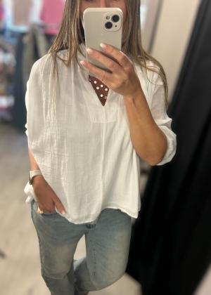 whiteblouse Thumb