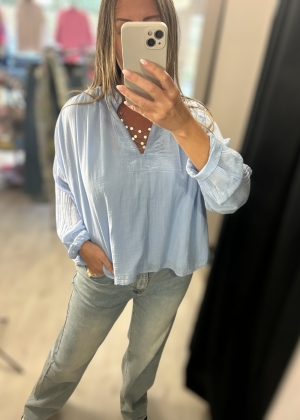 blueblouse